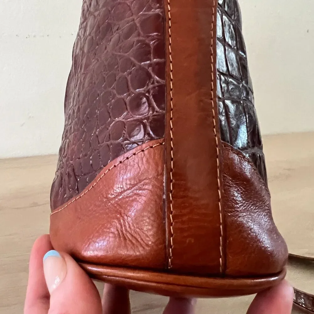 VTG 70s Saks Fifth Avenue Made in Italy Croc Embossed Leather Medium Bucket Bag